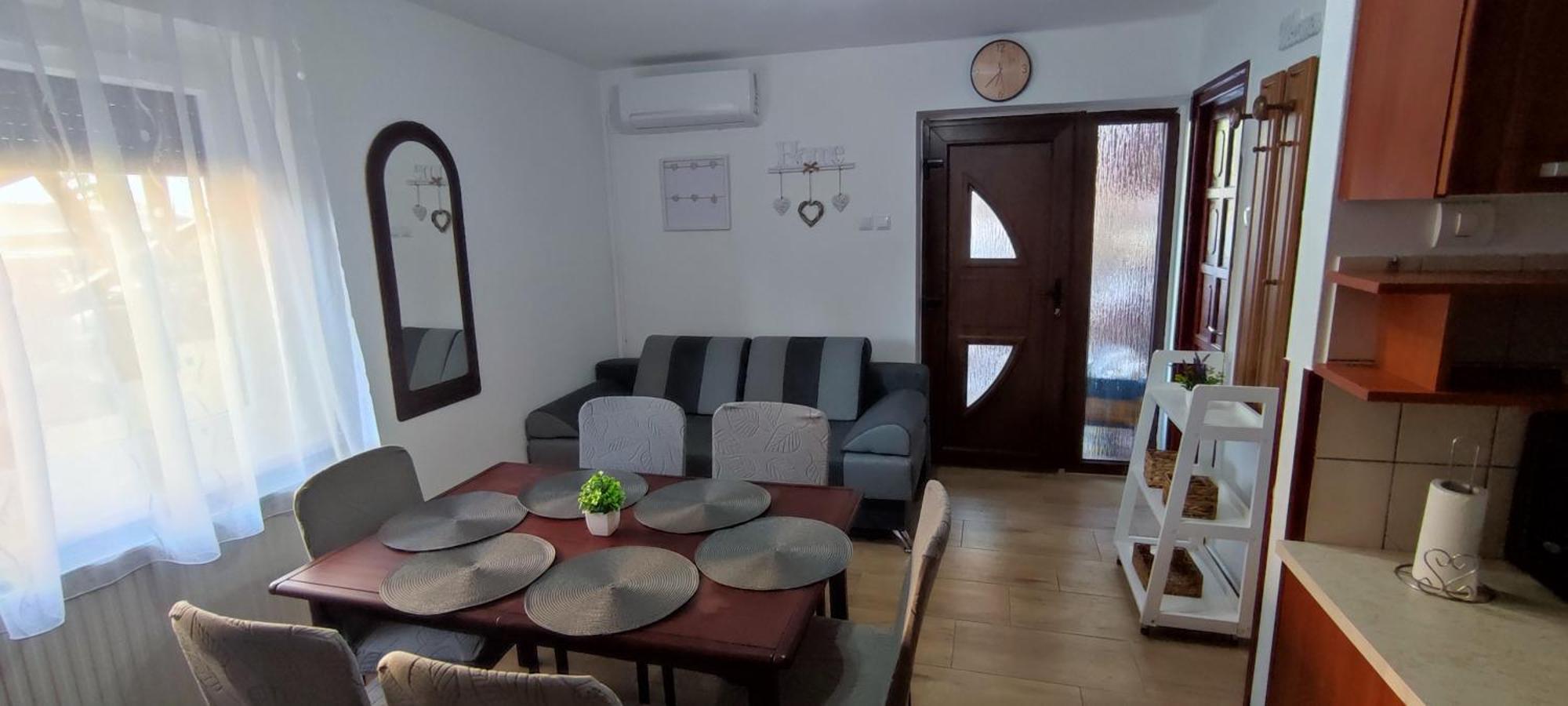 Bazsi Apartman Hajdúszoboszló Exterior foto