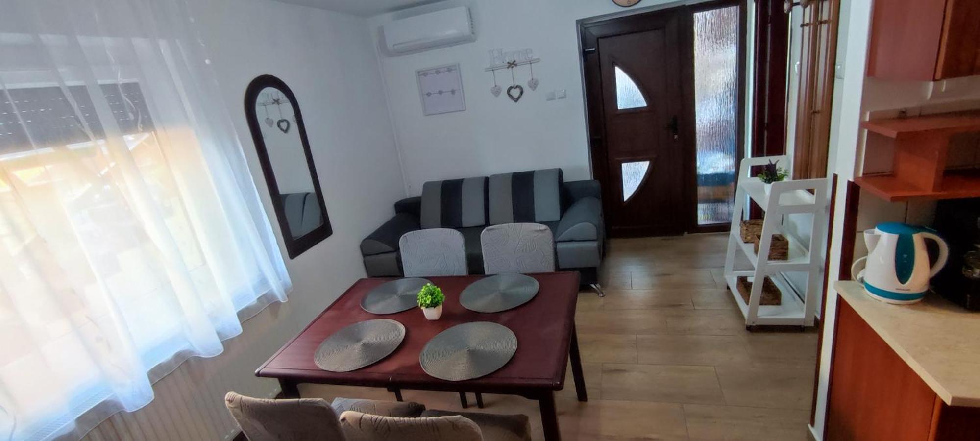 Bazsi Apartman Hajdúszoboszló Exterior foto
